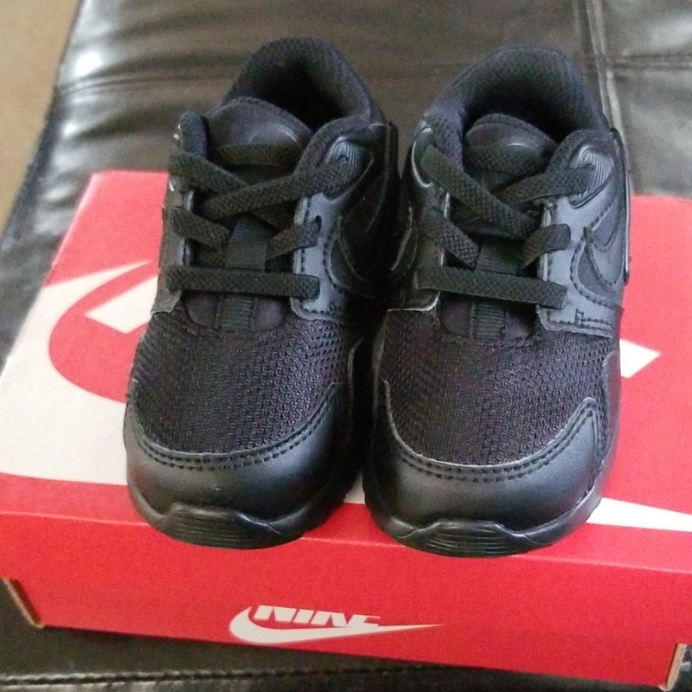 Toddler  Nike black sneakers